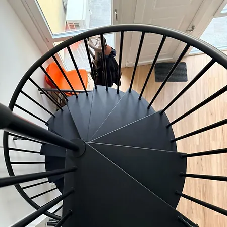 Loft Con Giardino Privato A Milán